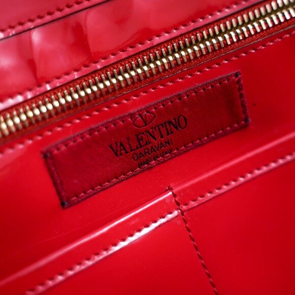 Valentino Patent Red Leather Rockstud Trapeze Medium Tote Bag - Picture 8 of 13
